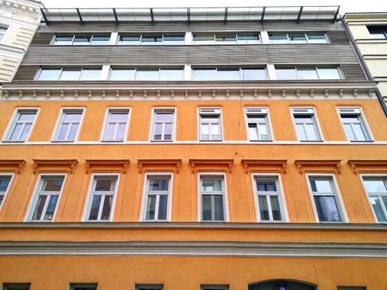 Außenansicht eines Mehrfamilienhauses